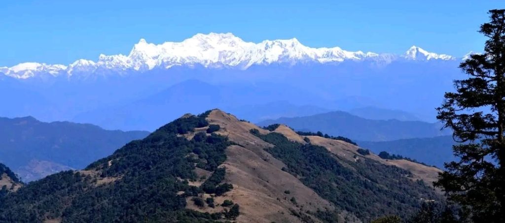 Picture of Kanchenjunga mountain.